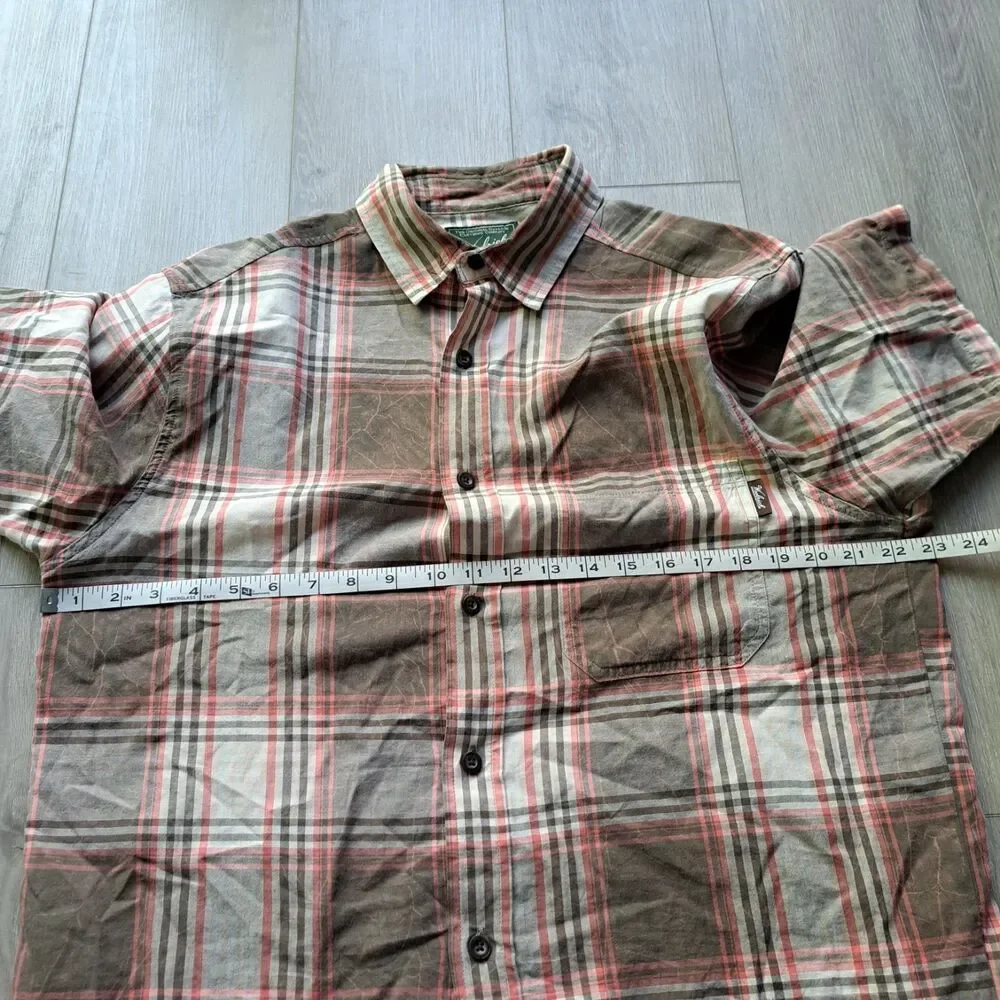 Woolrich Mens Size Medium Plaid Cracked Button Up Short Sleeve Shirt‎ Pockets